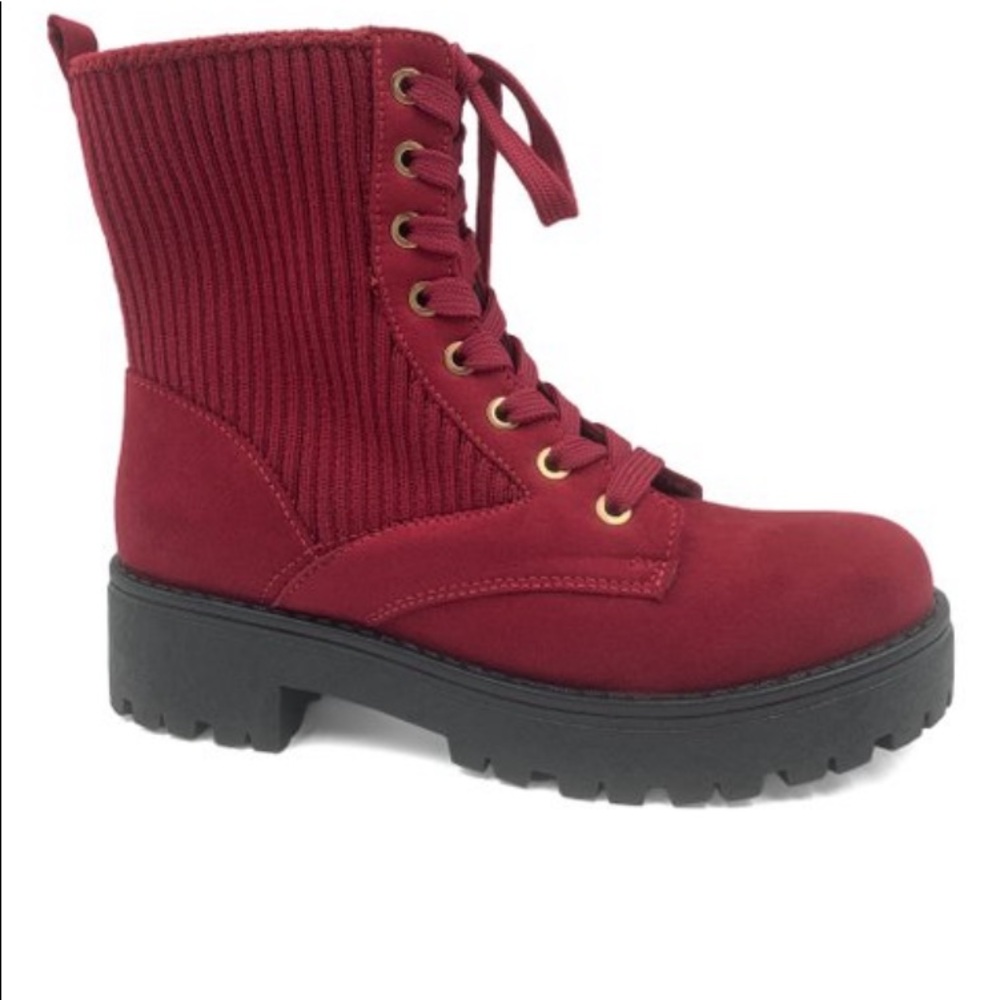 Wine Ribbed Wild One Boot - Women
Sz 9